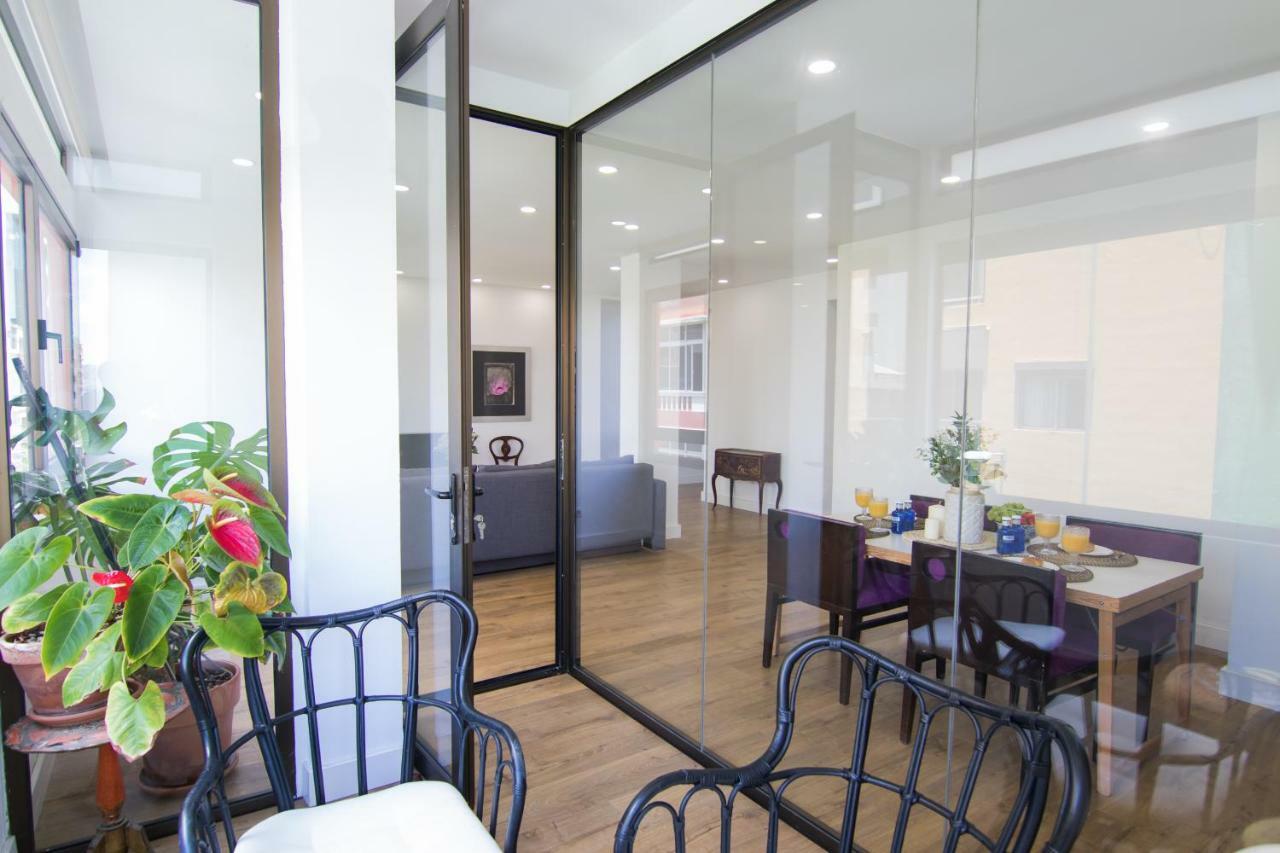 Homeforguest Stylish And Modern Apartment Overlooking Las Canteras Las Palmas de Gran Canaria Exterior photo