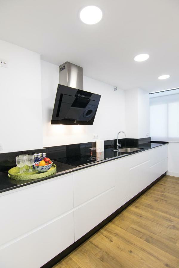 Homeforguest Stylish And Modern Apartment Overlooking Las Canteras Las Palmas de Gran Canaria Exterior photo