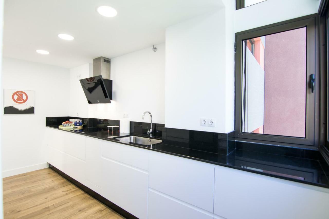 Homeforguest Stylish And Modern Apartment Overlooking Las Canteras Las Palmas de Gran Canaria Exterior photo