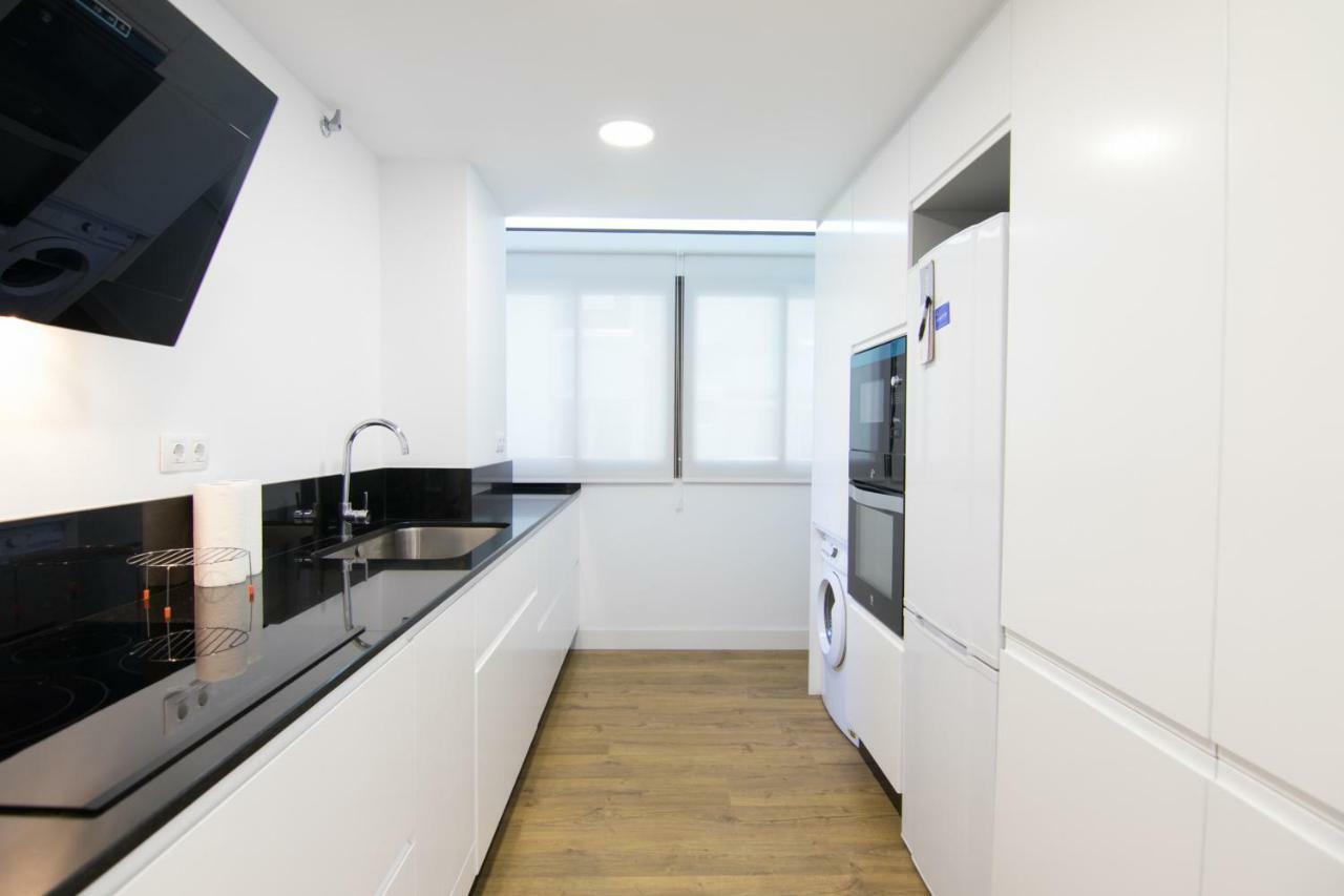 Homeforguest Stylish And Modern Apartment Overlooking Las Canteras Las Palmas de Gran Canaria Exterior photo