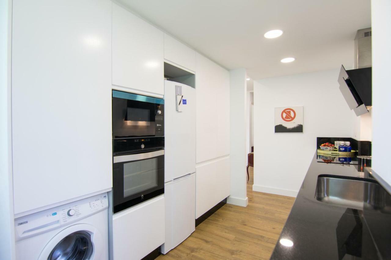Homeforguest Stylish And Modern Apartment Overlooking Las Canteras Las Palmas de Gran Canaria Exterior photo